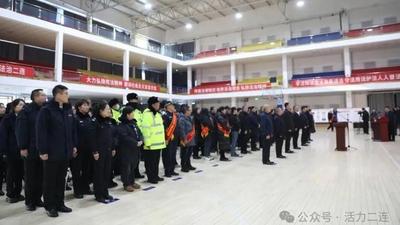 莊嚴(yán)宣誓 精彩普法！二連浩特市“12·4”國(guó)家憲法日暨憲法宣傳周活動(dòng)正式啟動(dòng)