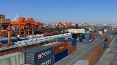 二連浩特鐵路口岸中歐班列活力盡顯