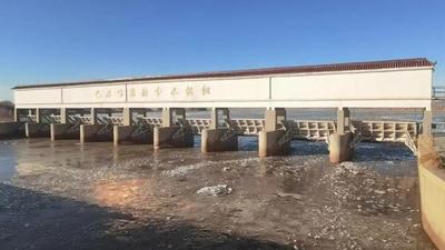 一汪清水潤大漠！黑河冬季調水水頭順利抵達東居延海