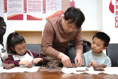 小手捏出“千年曙光”