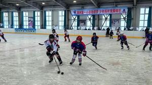 冰雪逐夢少年時 滿洲里青少年冰球對抗賽成功舉辦