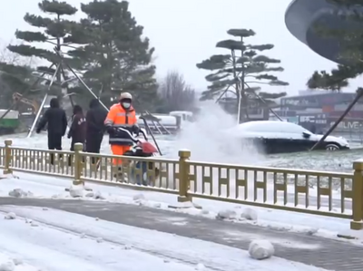 ?融雪劑退場，鏟冰除雪考驗城市治理
