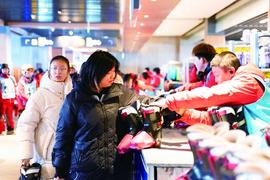 集寧區(qū)中小學(xué)把研學(xué)課堂搬到冰天雪地