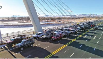 越野預(yù)熱 率先開跑