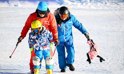 乌兰察布：寒冷难挡冰雪运动热情