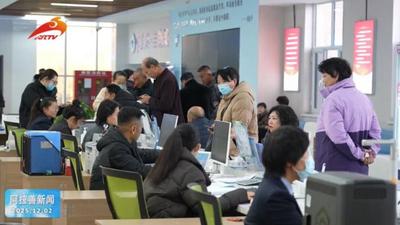 “十四五”高質量發(fā)展巡禮丨阿拉善速度！花店店主30分鐘領照，體驗“一件事一次辦”