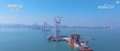 實現毫米級控制 廈金大橋廈門段主塔封頂