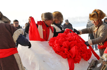 采頭冰嘍！呼和浩特歡樂(lè)冰雪節(jié)冰建啟動(dòng)