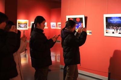 驚喜！鄂托克前旗這場主題攝影展亮相呼和浩特