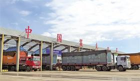 策克口岸通關(guān)過貨量突破3000萬噸