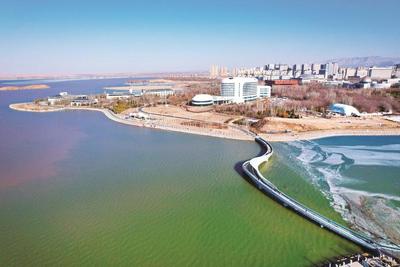 甘德爾河人行橋 描繪冬日新景致