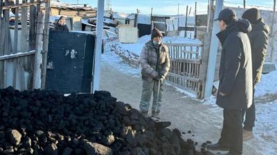 寒冬里的“暖心禮” 滿洲里市民政局開展走訪慰問活動