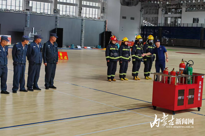 筑牢防火墙 守护绿茵场