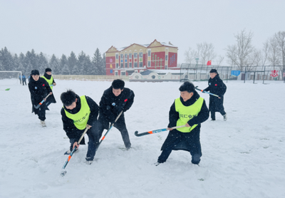 莫力達(dá)瓦達(dá)斡爾族自治旗開展“強(qiáng)基工程”文藝助力基層精神文明建設(shè)行動集中示范活動