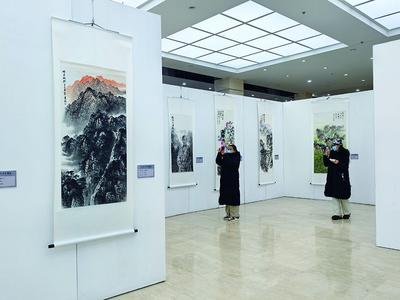 丹青绘初心 烽火照草原 乌兰察布市博物馆书画展致敬革命精神