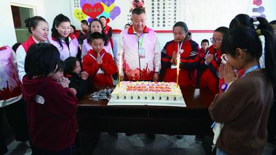 四子王旗：多部門聯(lián)動為兒童送上冬日溫暖