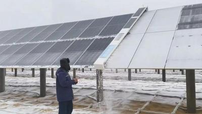 “光”耀沙戈荒：內(nèi)蒙古阿拉善建起“綠電倉庫”