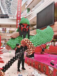 15米高“馬上有財(cái)”氣球火出圈