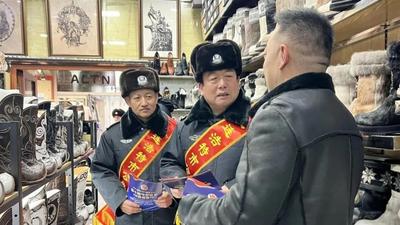 守護(hù)升級(jí)！二連浩特市110主題宣傳解鎖平安“密碼”