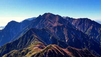 50秒航拍解鎖秘境高黎貢冬日之美
50秒航拍解鎖秘境高黎貢冬日之美
