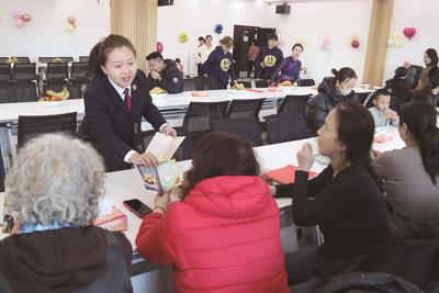 普法進(jìn)社區(qū)