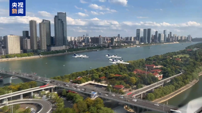 國(guó)產(chǎn)動(dòng)力輕型運(yùn)動(dòng)飛機(jī)“阿若拉”在湖南株洲交付