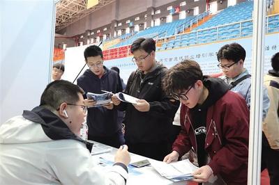 青城引力！呼和浩特交出留人“新答卷”