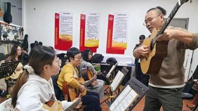 口岸夜校亮芳華 巾幗逐夢綻新顏