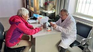 滿(mǎn)洲里市新開(kāi)河鎮(zhèn)第一家庭醫(yī)生團(tuán)隊(duì) | 從醫(yī)療診室到群眾炕頭 筑牢人民健康防線(xiàn)