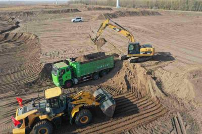 科右中旗：搶抓冬閑夯“耕”基 高標準農田建設正酣