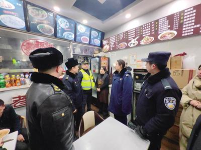 “火眼金睛”查隱患 守護美食街“煙火氣”