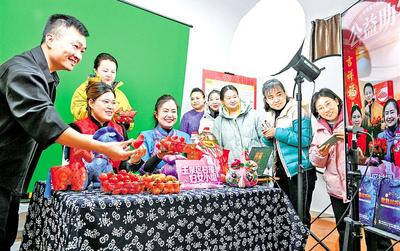 村播架起致富橋 　　  