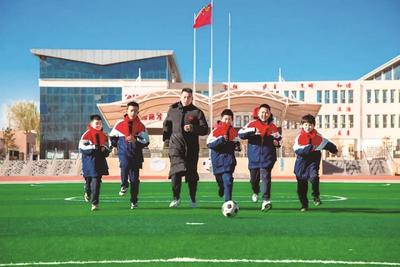 包頭三個旗縣（區(qū)）入選全國義務教育優(yōu)質(zhì)均衡發(fā)展縣（市、區(qū)）  家門口的好學校越來越多