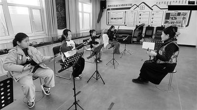 阿左旗：社區(qū)公益課堂點(diǎn)亮多彩寒假