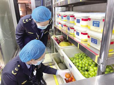 179家餐飲單位接受“體檢”  年夜飯專項檢查 守護“舌尖安全”