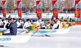 冰上龙舟竞高下