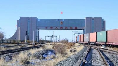 國門守歲！邊檢民警在崗過年，護航口岸暢通 | 新春走基層·春節(jié)我在崗