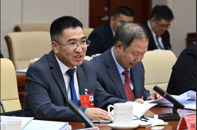 兩會“鏡”距離