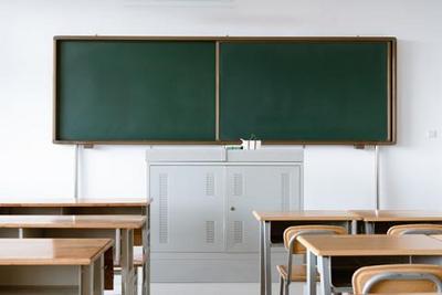 將鏡頭對準(zhǔn)學(xué)生？關(guān)鍵是不能越界