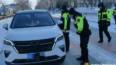 聚焦全行業(yè)安全生產(chǎn) 滿洲里市交通運輸綜合行政執(zhí)法大隊開展運輸專項檢查