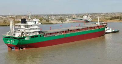 減排超90%！國內(nèi)首艘甲醇單一燃料江海直達(dá)船成功首航