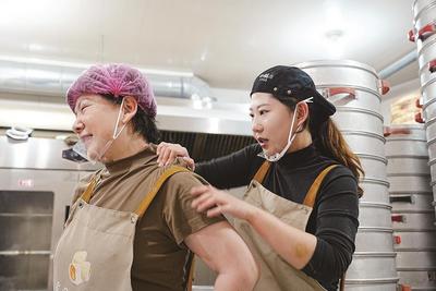 傳統(tǒng)非遺玩出新花樣  90后姑娘蒸制花饃火出圈