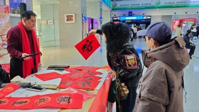 春運(yùn)啟動(dòng) | 讓回家的行囊 裝進(jìn)一本書的溫暖