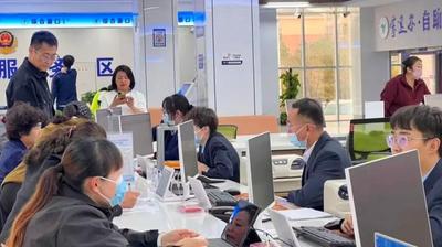 從“往返跑”到“指尖辦”！阿拉善道路運(yùn)輸“跨省通辦”真省心