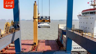 我國(guó)大型固態(tài)儲(chǔ)氫設(shè)備實(shí)現(xiàn)首次充氫狀態(tài)海運(yùn)出口