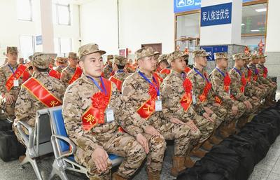​乌兰察布市二〇二六年上半年入伍新兵起运
