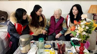 青春暖夕陽(yáng) 雷鋒伴我行