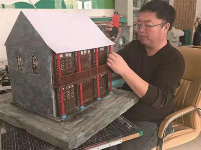 80后美術(shù)教師微塑復(fù)原老赤峰：一磚一瓦拾鄉(xiāng)愁，一雕一塑憶老城