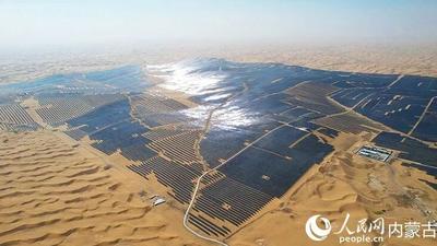 媒體聚焦阿拉善丨黃河“幾字彎”北岸，荒蕪的沙地解鎖了“新皮膚”