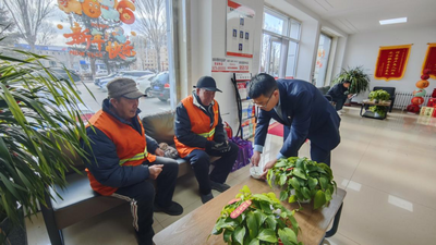 人保財險錫林郭勒盟分公司：元宵佳節(jié)送溫暖?情系戶外勞動者